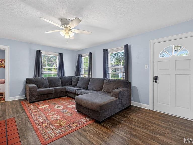 Listing photo 4