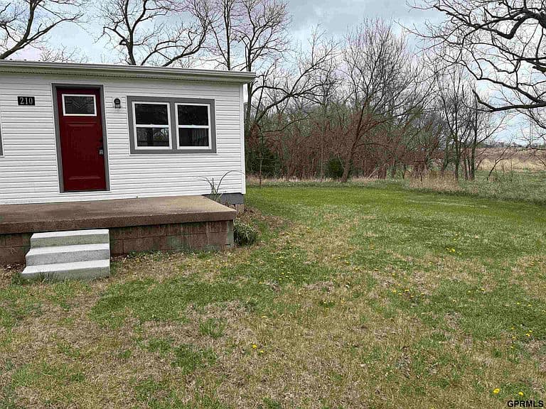 Listing photo 5