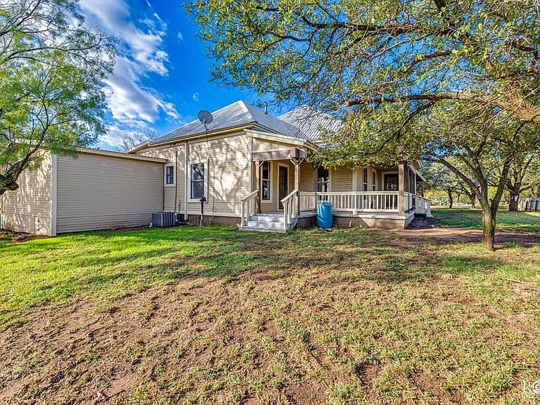 Listing photo 4