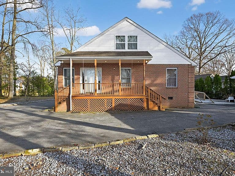 Listing photo 2
