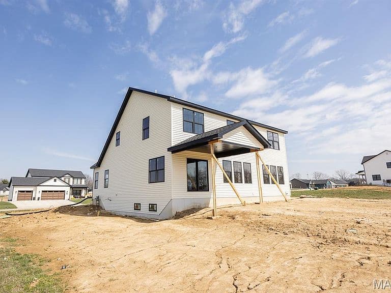 Listing photo 4
