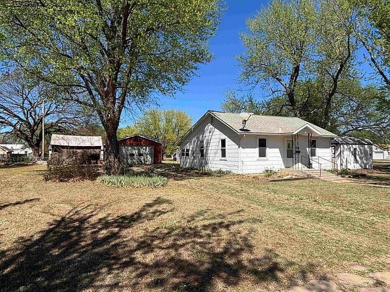 Listing photo 4