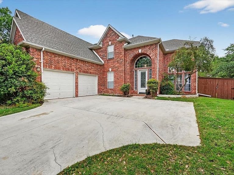 Listing photo 3