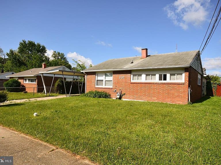 Listing photo 3