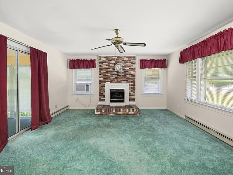 Listing photo 5