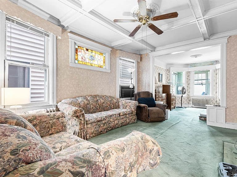 Listing photo 5
