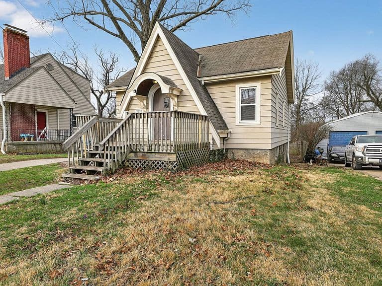 Listing photo 3