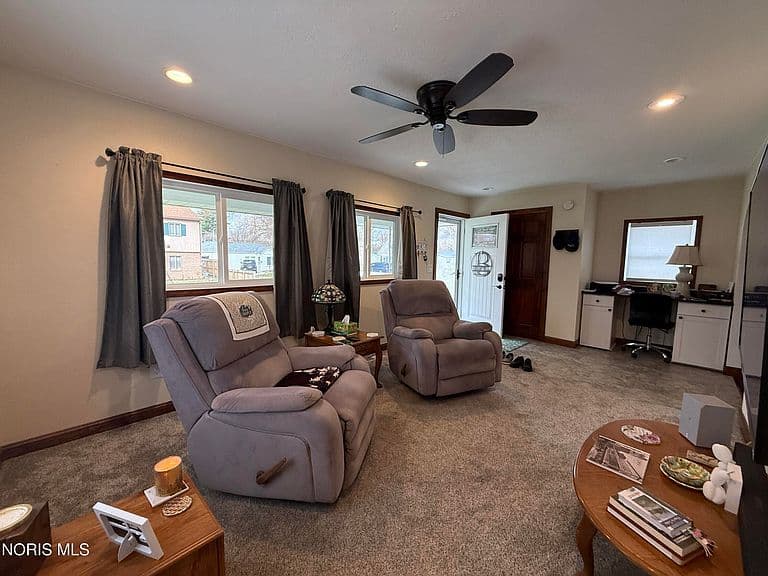 Listing photo 4