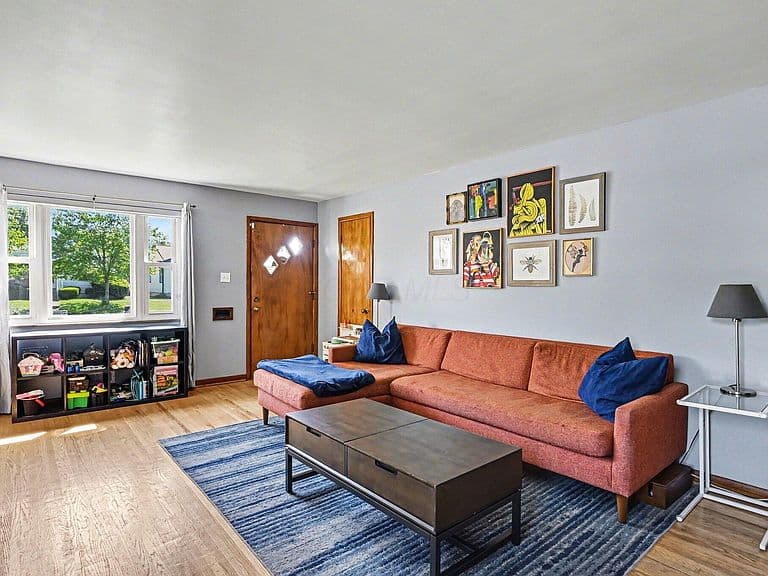Listing photo 3