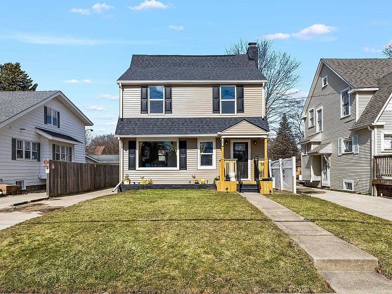 Listing photo 2