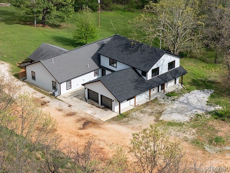 Listing photo 4