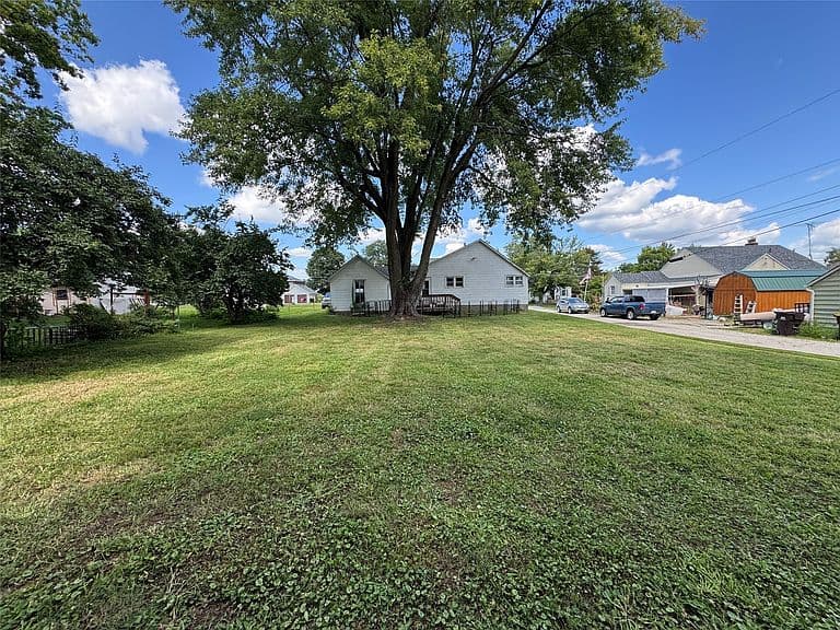 Listing photo 5