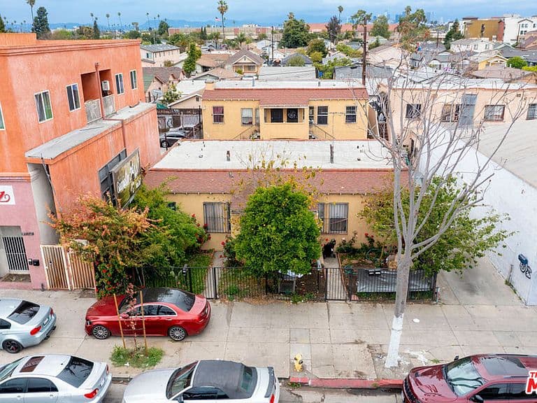 Listing photo 5