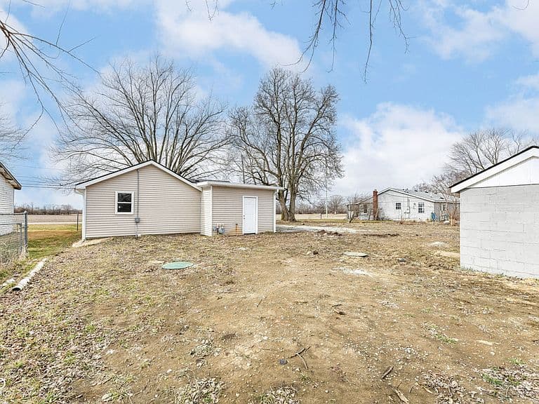 Listing photo 4