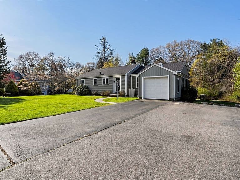 Listing photo 3