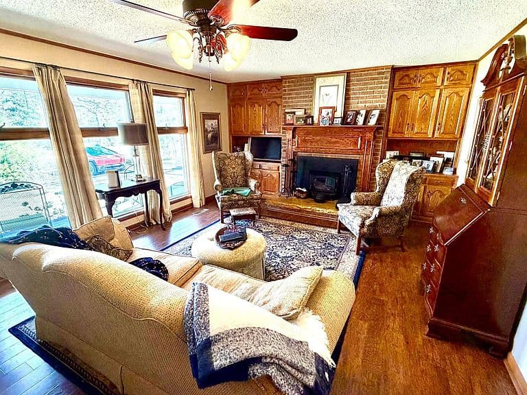 Listing photo 4