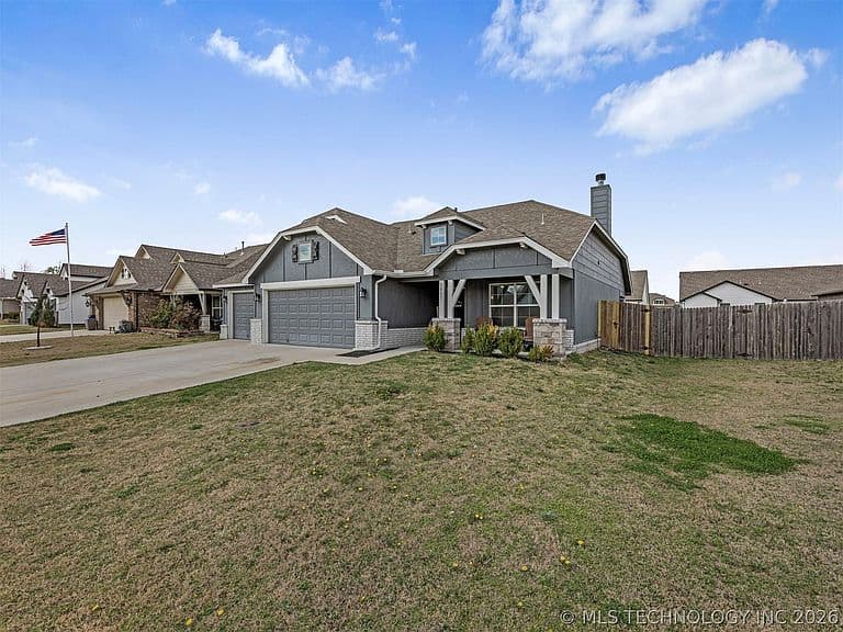 Listing photo 3