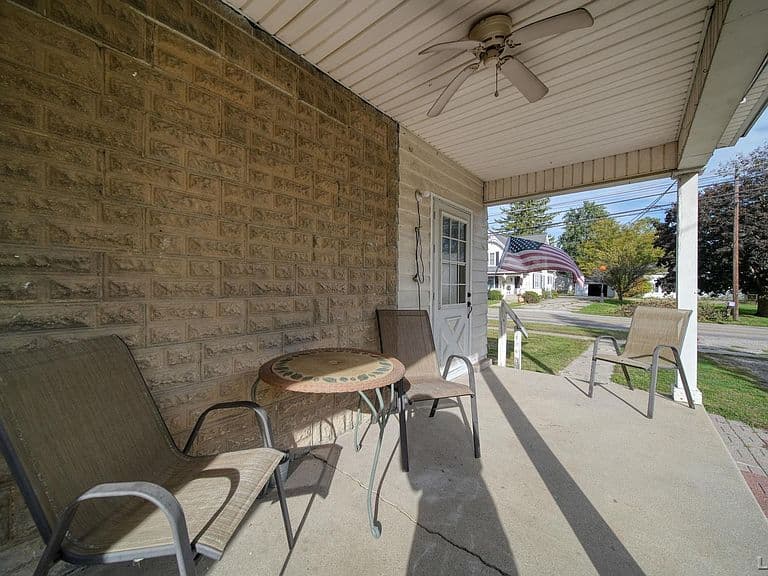 Listing photo 5
