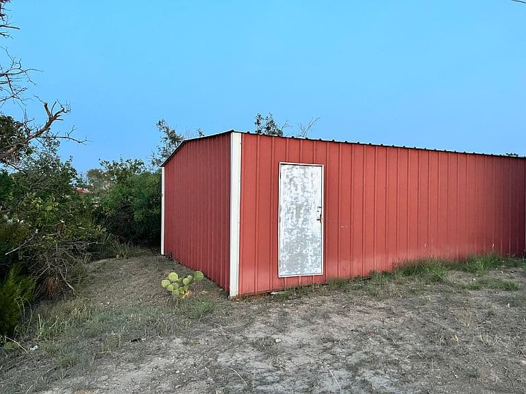 Listing photo 5