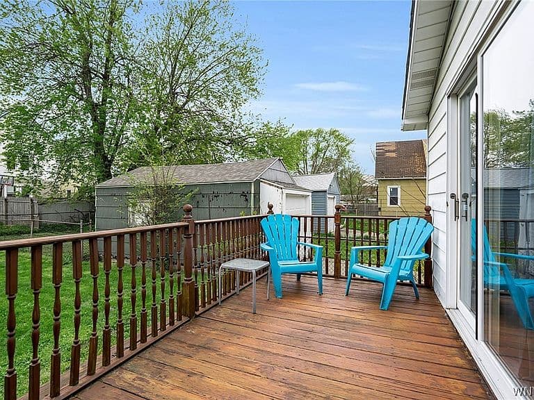 Listing photo 5