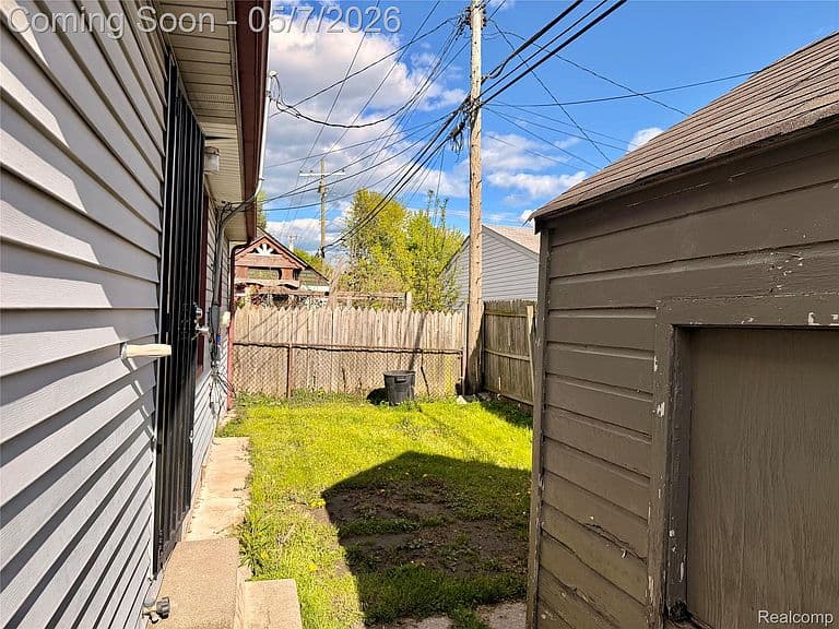 Listing photo 3