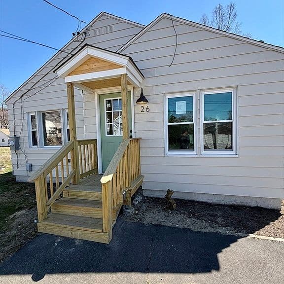Listing photo 2