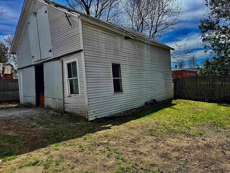 Listing photo 5
