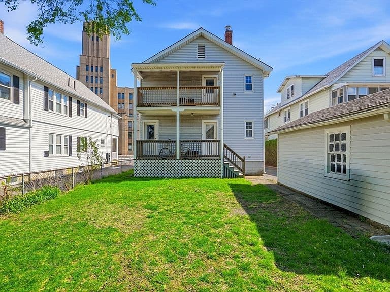 Listing photo 4