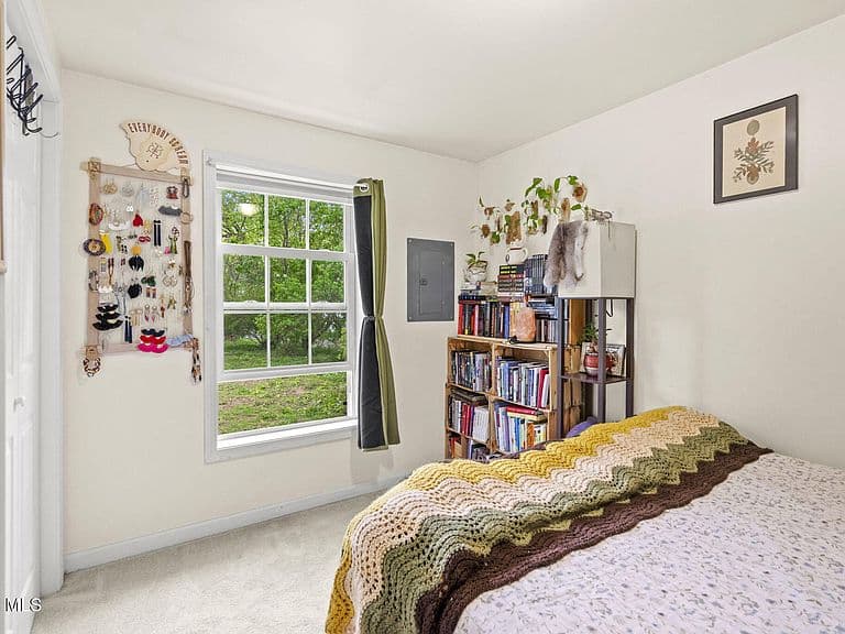 Listing photo 4