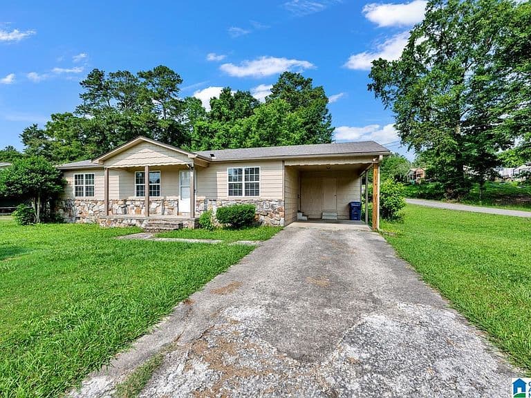 Listing photo 3
