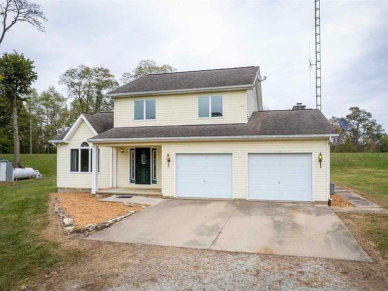 Listing photo 3