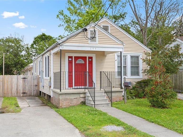 Listing photo 2