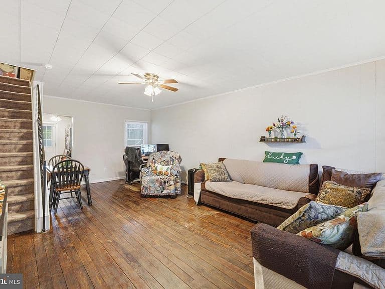 Listing photo 4