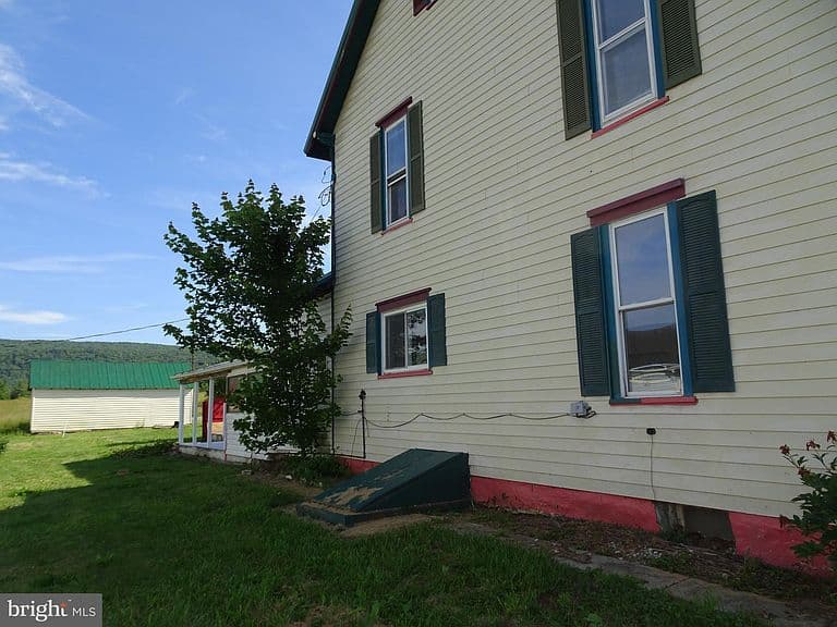 Listing photo 4