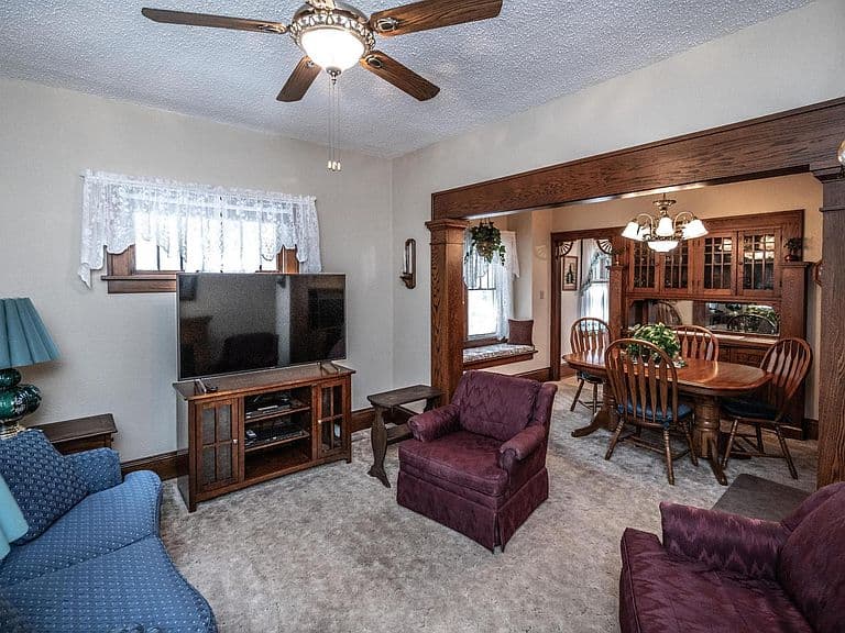 Listing photo 5