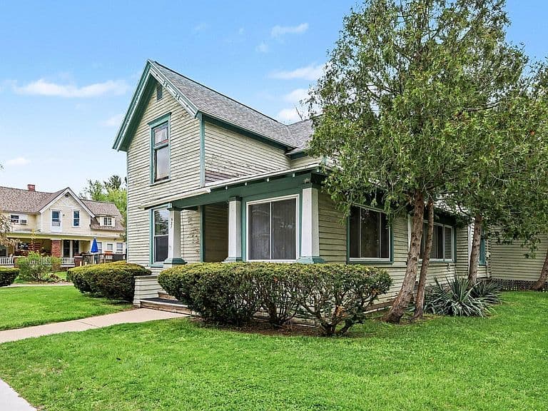 Listing photo 3