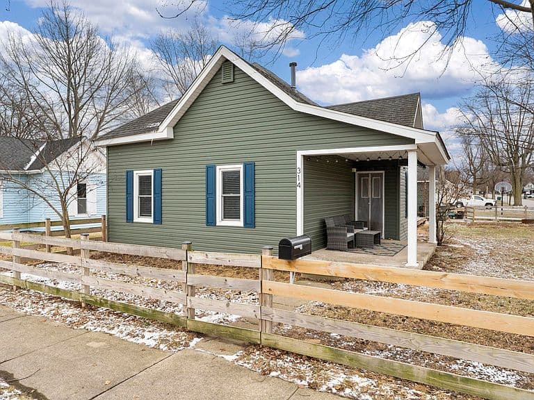 Listing photo 4