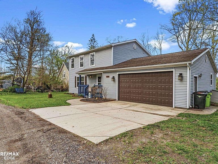 Listing photo 5