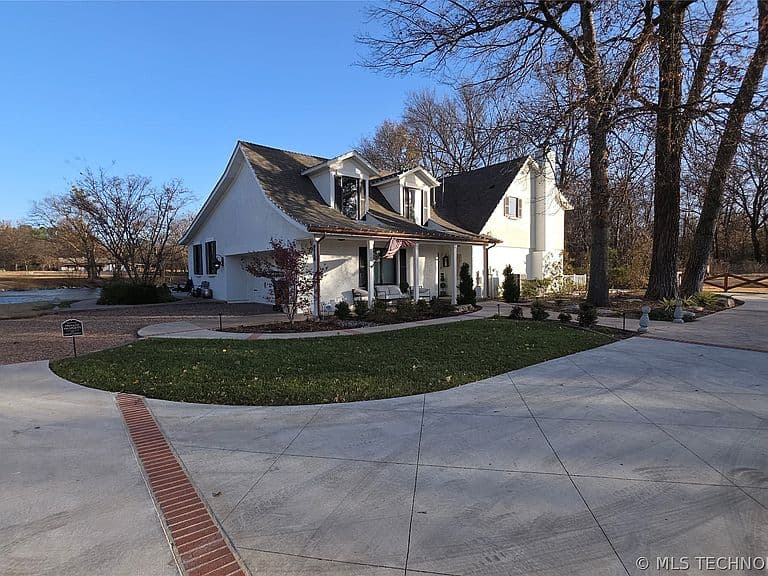 Listing photo 4