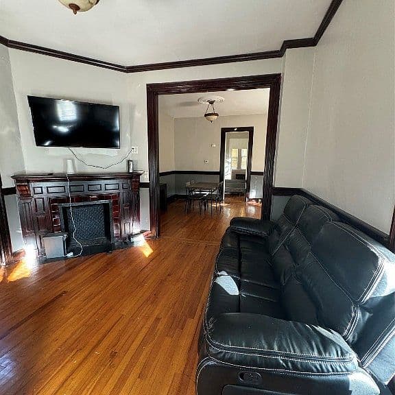 Listing photo 5