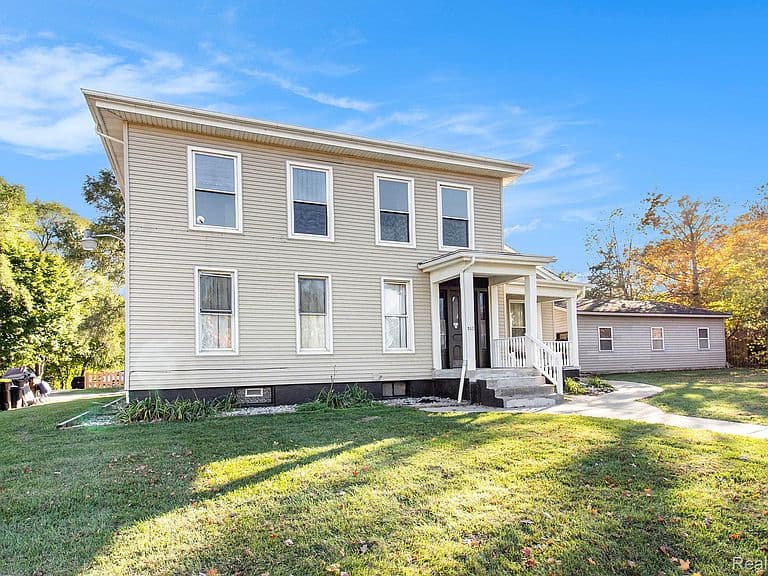 Listing photo 4