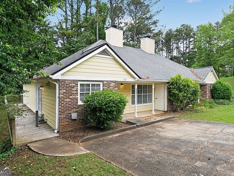 Listing photo 3
