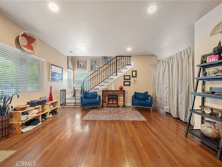 Listing photo 5
