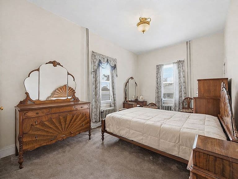 Listing photo 5