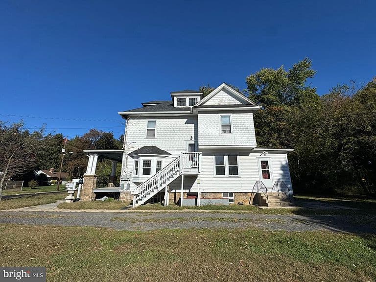 Listing photo 5