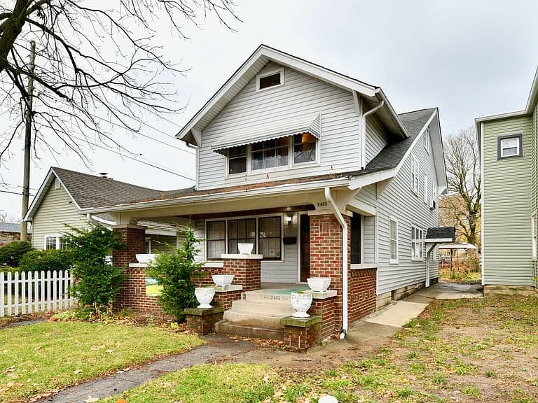 Listing photo 3