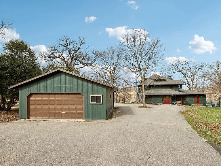 Listing photo 5