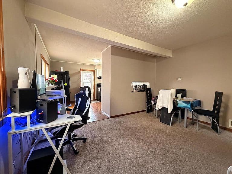 Listing photo 4
