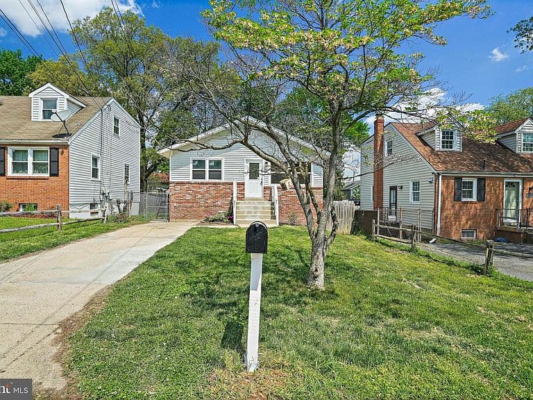 Listing photo 2