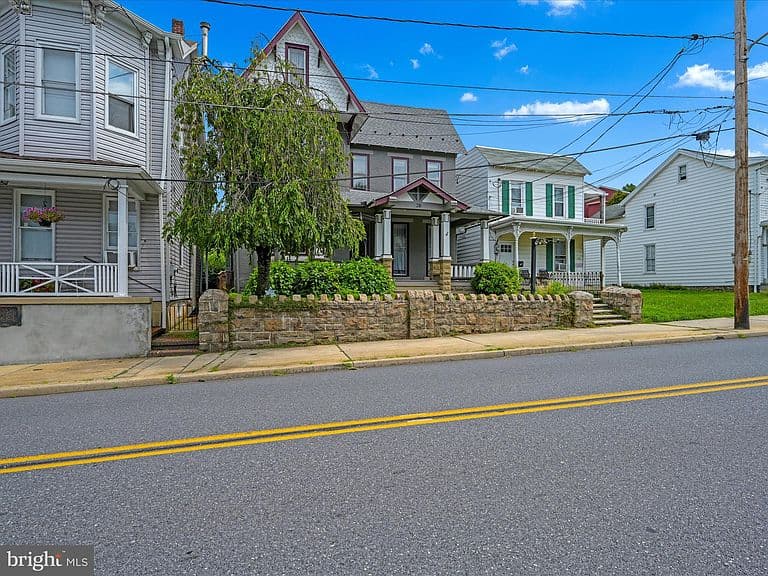 Listing photo 5
